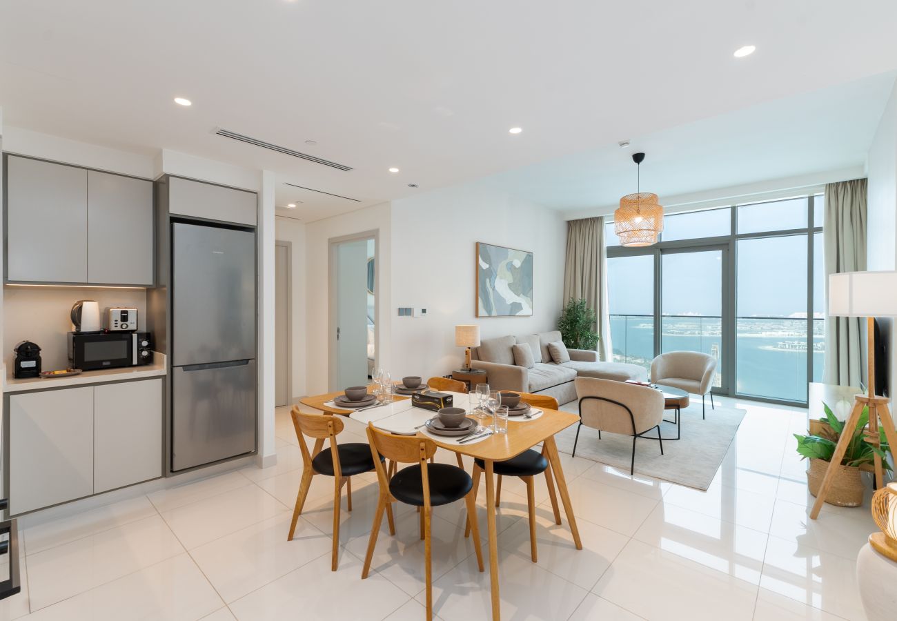 Apartment in Dubai - Sleek 1BR Emaar Beachfront | Near Marina & JBR