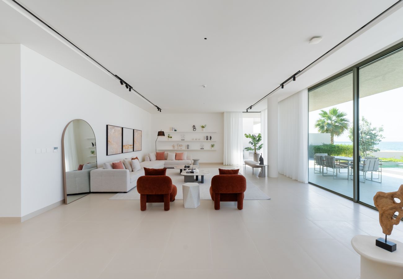 Villa in Ajman - Luxe 4BR Villa | Private Pool & Beach | Al Zorah