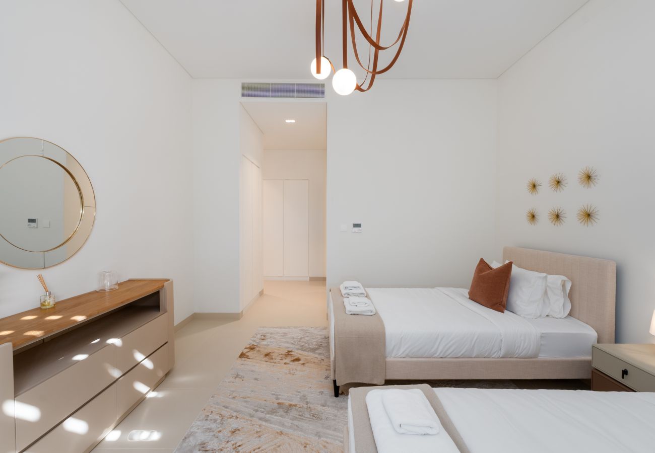 Villa in Ajman - Luxe 4BR Villa | Private Pool & Beach | Al Zorah