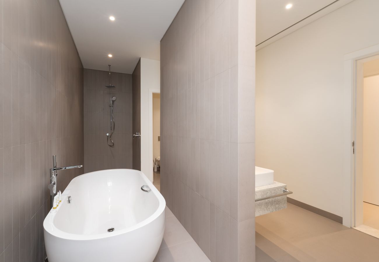 Villa in Ajman - Luxe 4BR Villa | Private Pool & Beach | Al Zorah