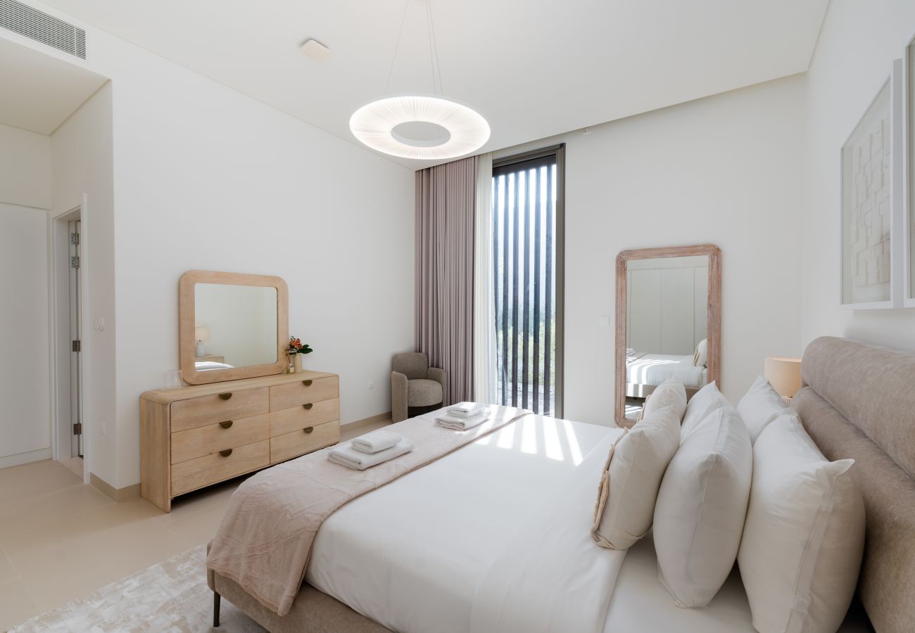 Villa in Ajman - Luxe 4BR Villa | Private Pool & Beach | Al Zorah