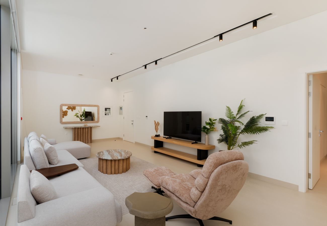 Villa in Ajman - Luxe 4BR Villa | Private Pool & Beach | Al Zorah