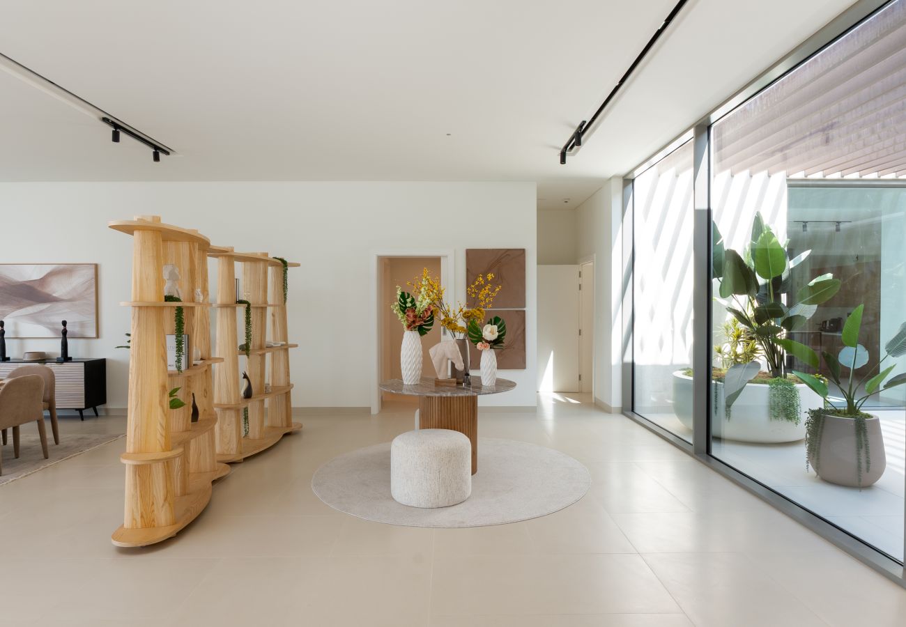 Villa in Ajman - Luxe 4BR Villa | Private Pool & Beach | Al Zorah