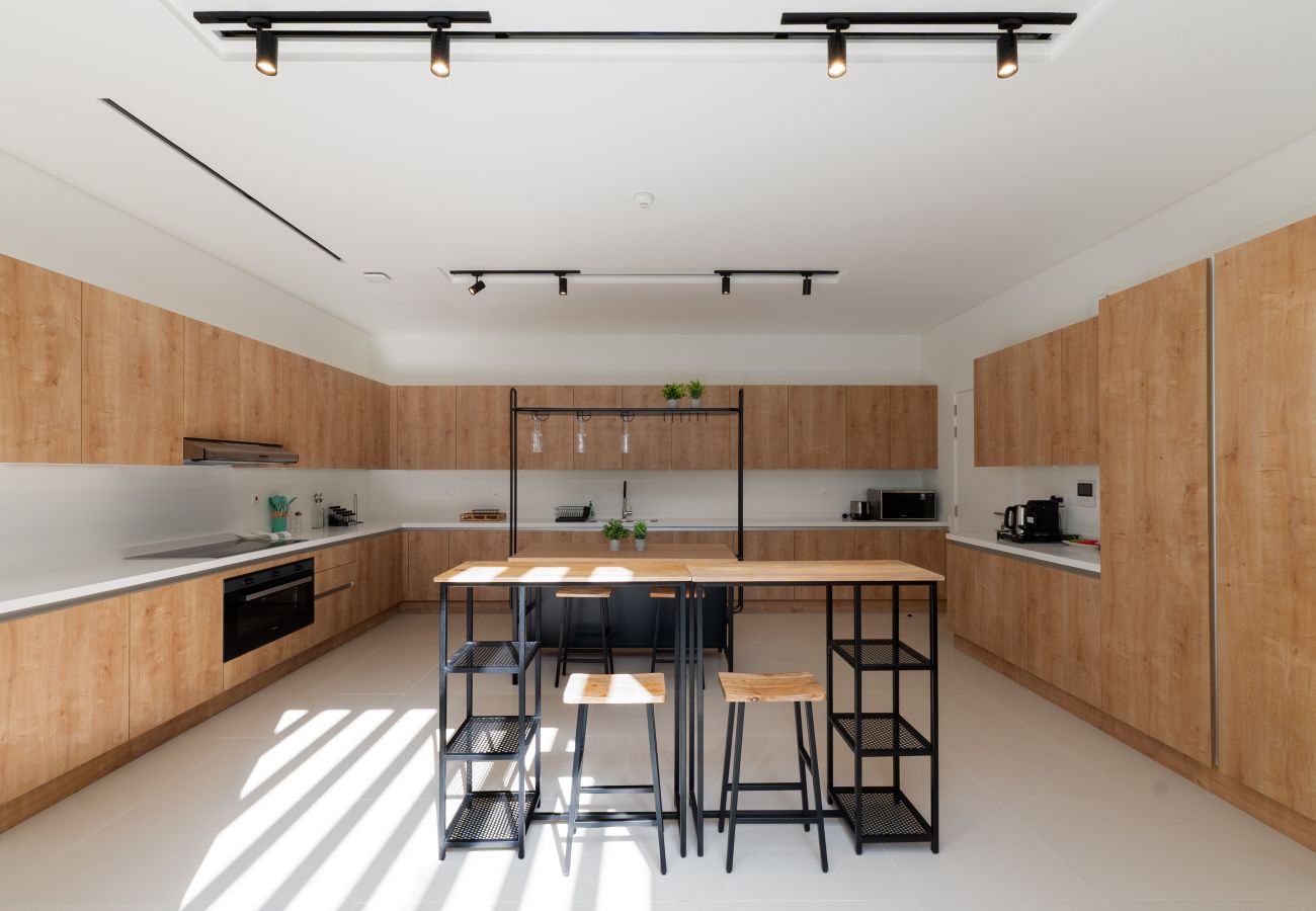 Villa in Ajman - Luxe 4BR Villa | Private Pool & Beach | Al Zorah