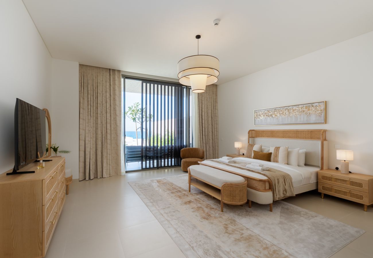 Villa in Ajman - Luxe 4BR Villa | Private Pool & Beach | Al Zorah