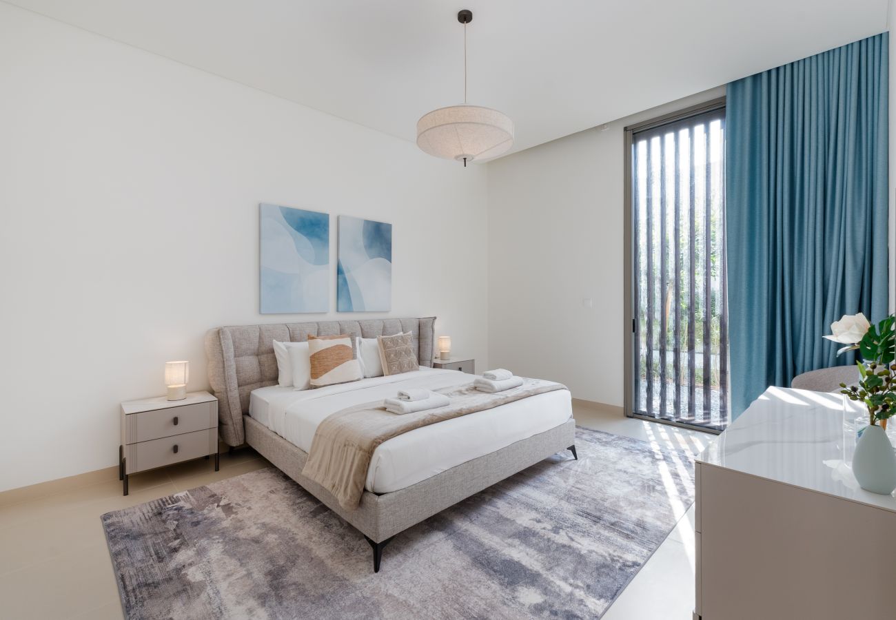 Villa in Ajman - Luxe 4BR Villa | Private Pool & Beach | Al Zorah