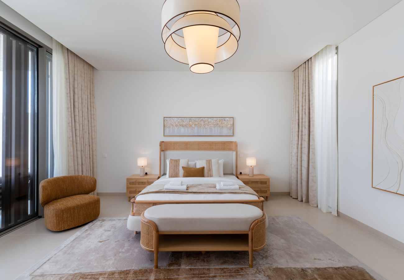 Villa in Ajman - Luxe 4BR Villa | Private Pool & Beach | Al Zorah