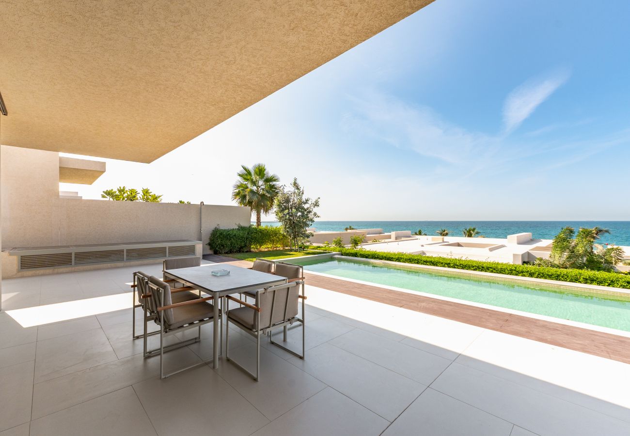 Villa in Ajman - Luxe 4BR Villa | Private Pool & Beach | Al Zorah