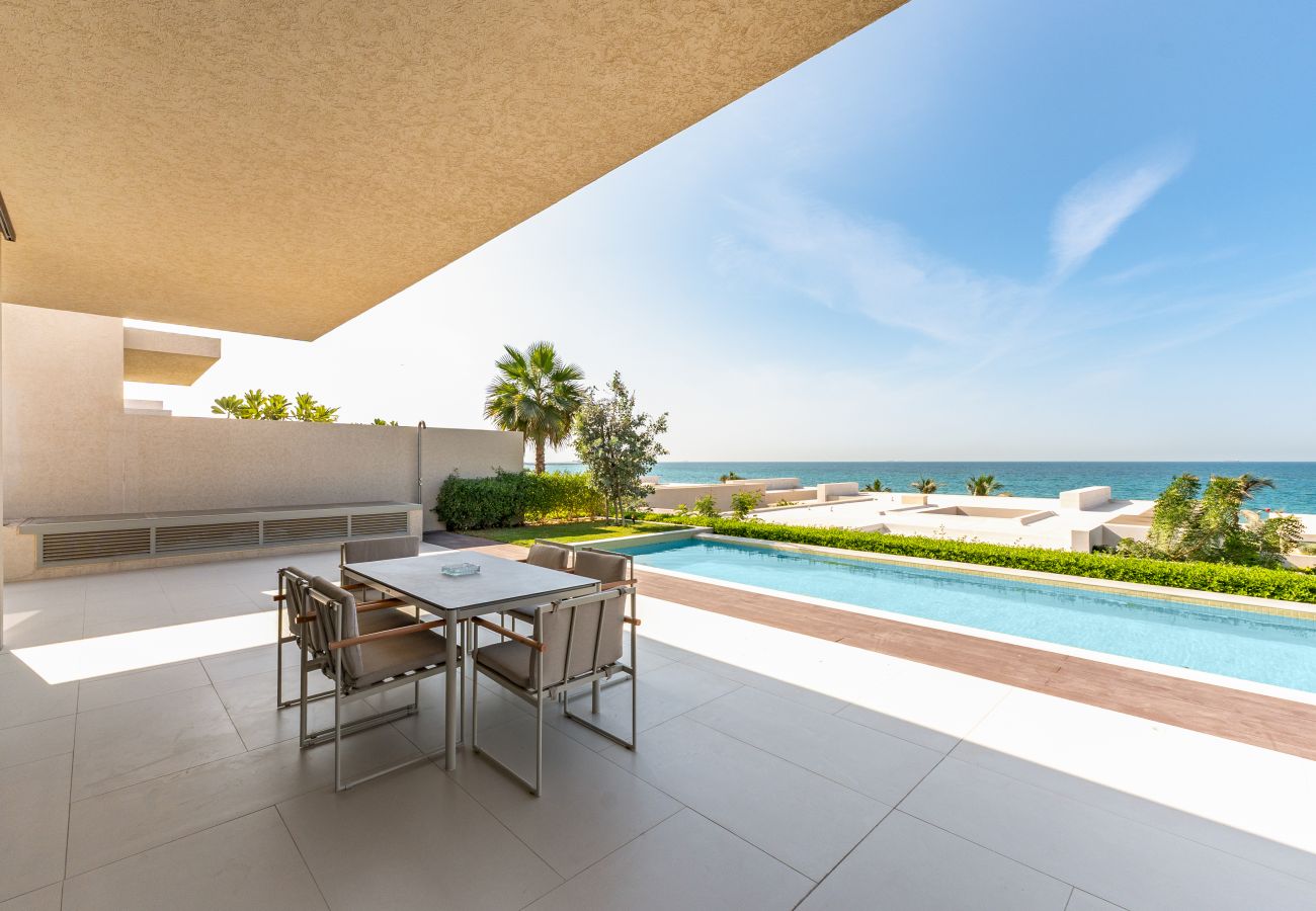 Villa in Ajman - Luxe 4BR Villa | Private Pool & Beach | Al Zorah