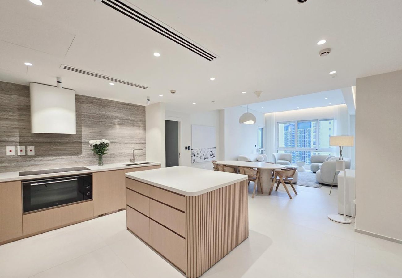 Apartment in Dubai - Modern Palm 2BR | Panoramic Frond & Yacht Views