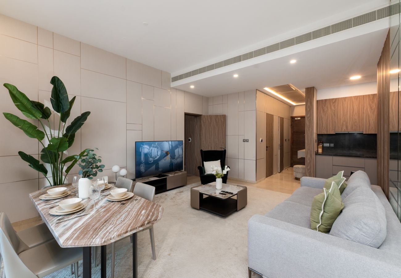 Apartment in Dubai - Chic 2BR Palm Living w/ Beach Access