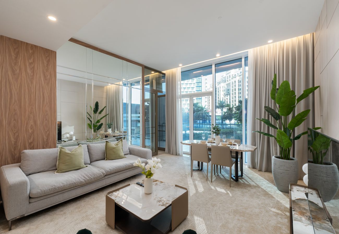 Apartment in Dubai - Chic 2BR Palm Living w/ Beach Access
