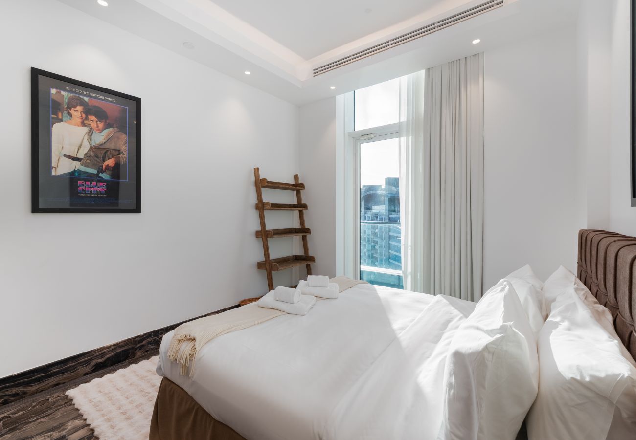 Apartment in Dubai - 4BR Palm Penthouse: Private Pool & Beach Access