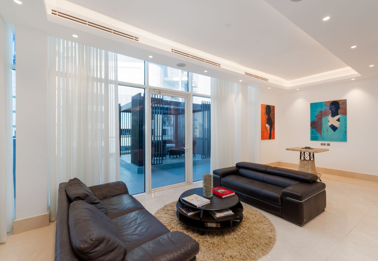 Apartment in Dubai - 4BR Palm Penthouse: Private Pool & Beach Access