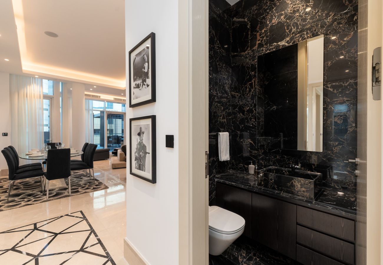 Apartment in Dubai - 4BR Palm Penthouse: Private Pool & Beach Access