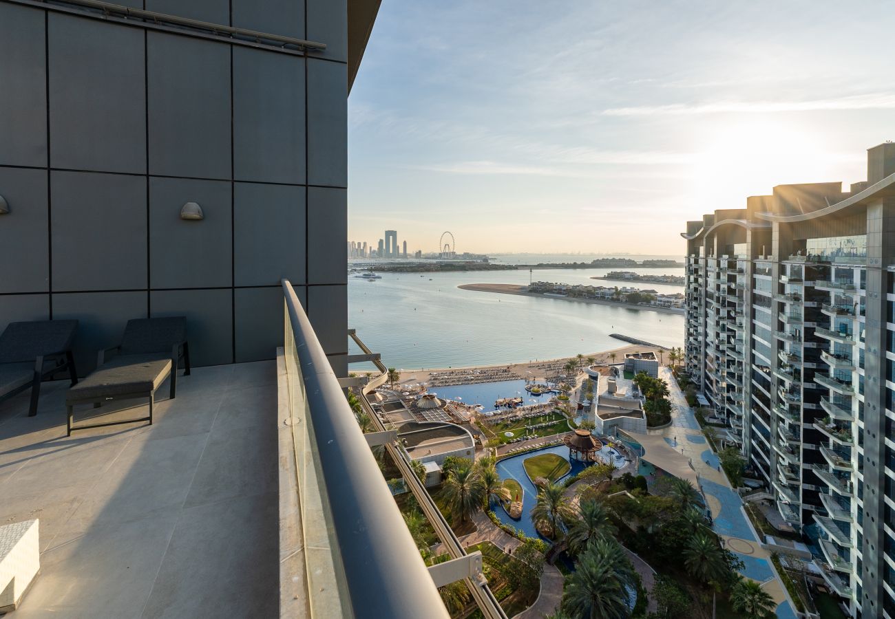 Apartment in Dubai - 4BR Palm Penthouse: Private Pool & Beach Access
