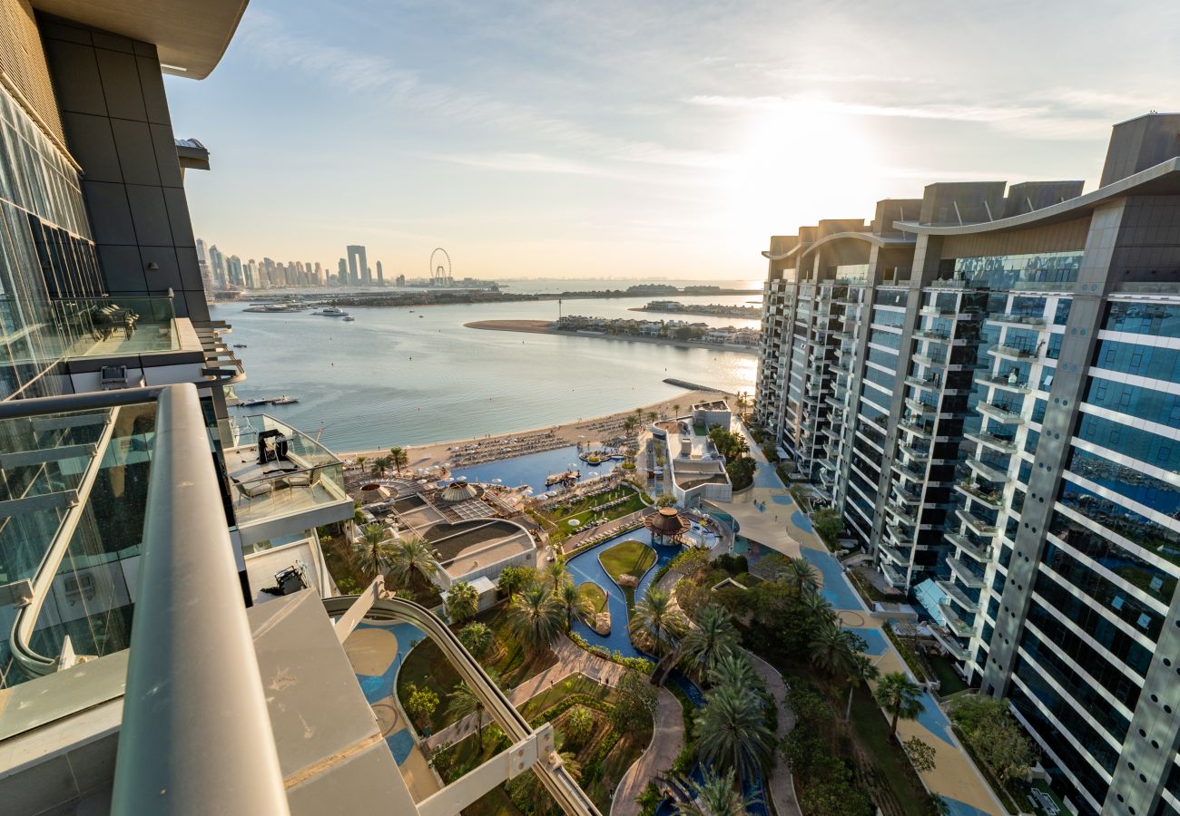 Apartment in Dubai - 4BR Palm Penthouse: Private Pool & Beach Access