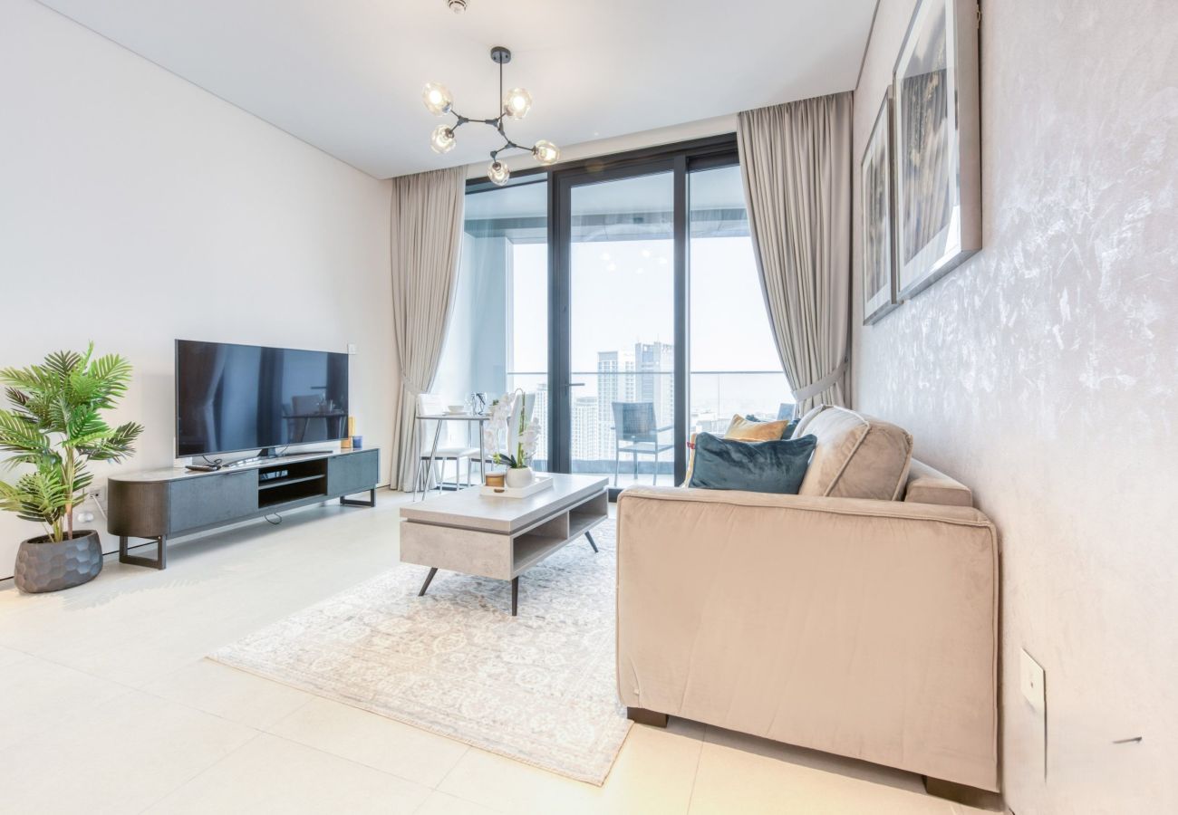 Apartment in Dubai - 1BR Marina View Apt at Address JBR