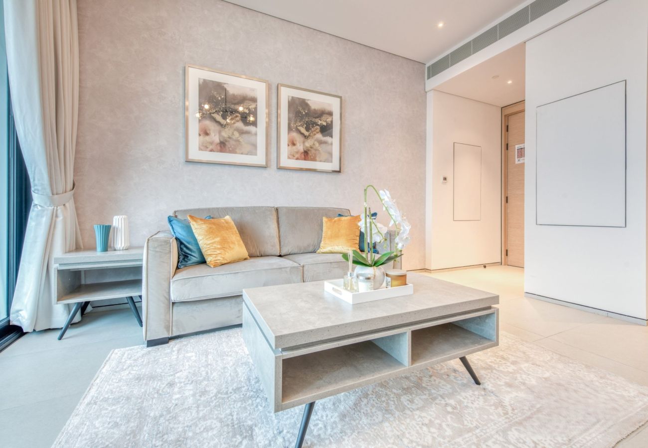 Apartment in Dubai - 1BR Marina View Apt at Address JBR