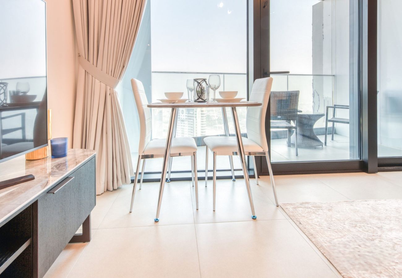 Apartment in Dubai - 1BR Marina View Apt at Address JBR