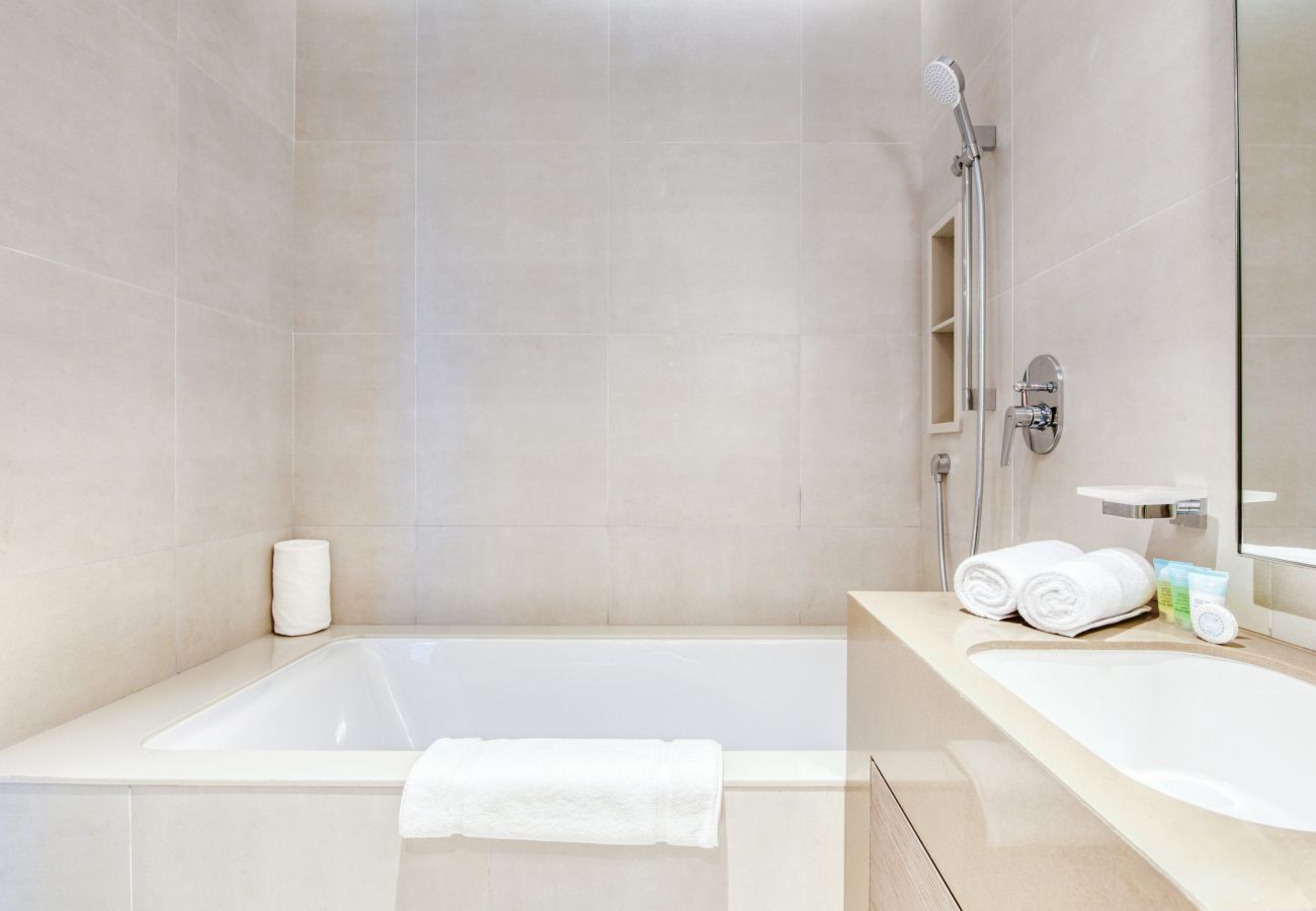 Apartment in Dubai - Modern 1BR Apartment at Address JBR