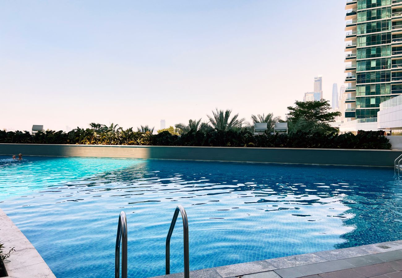 Apartment in Dubai - Vibrant 1BR Retreat at Address JBR