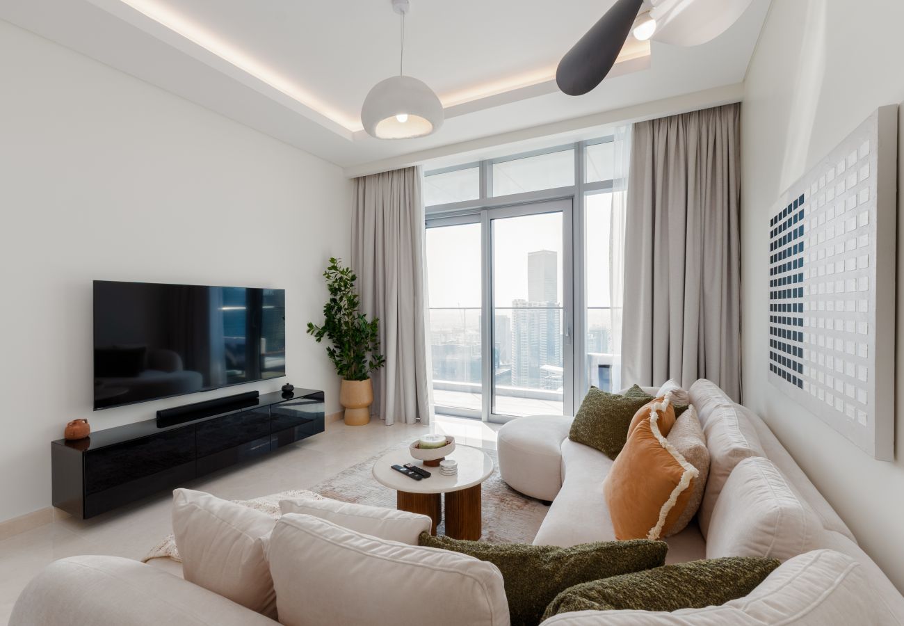 Apartment in Dubai - Chic 2BR + Maid’s | Walk to Dubai Mall & Opera