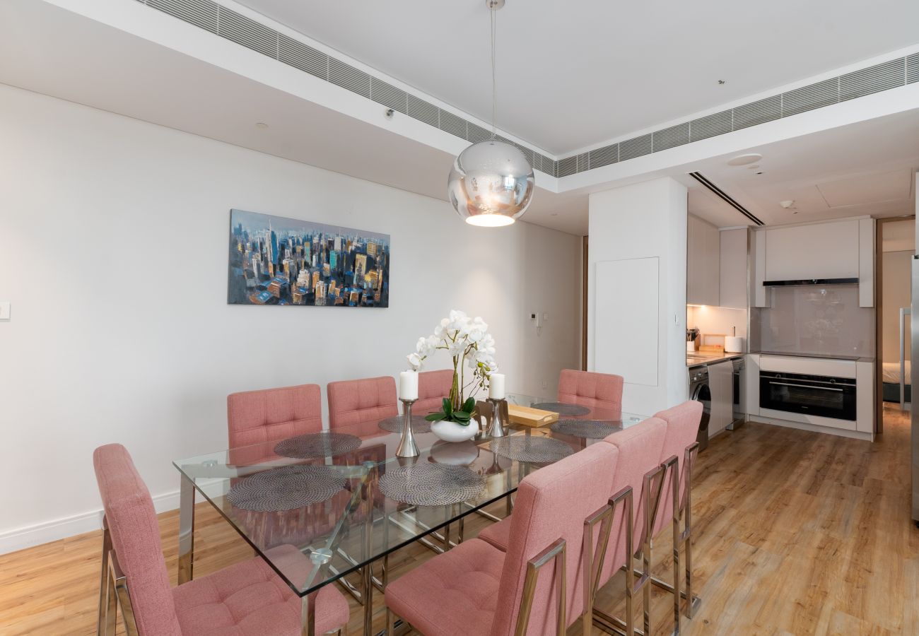 Apartment in Dubai - Modern 3BR + Maid's | Iconic Ain Dubai Views