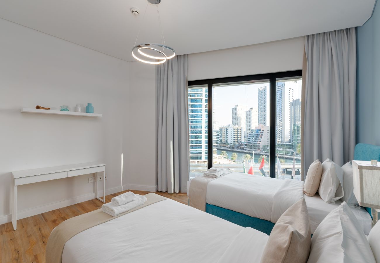 Apartment in Dubai - Modern 3BR + Maid's | Iconic Ain Dubai Views