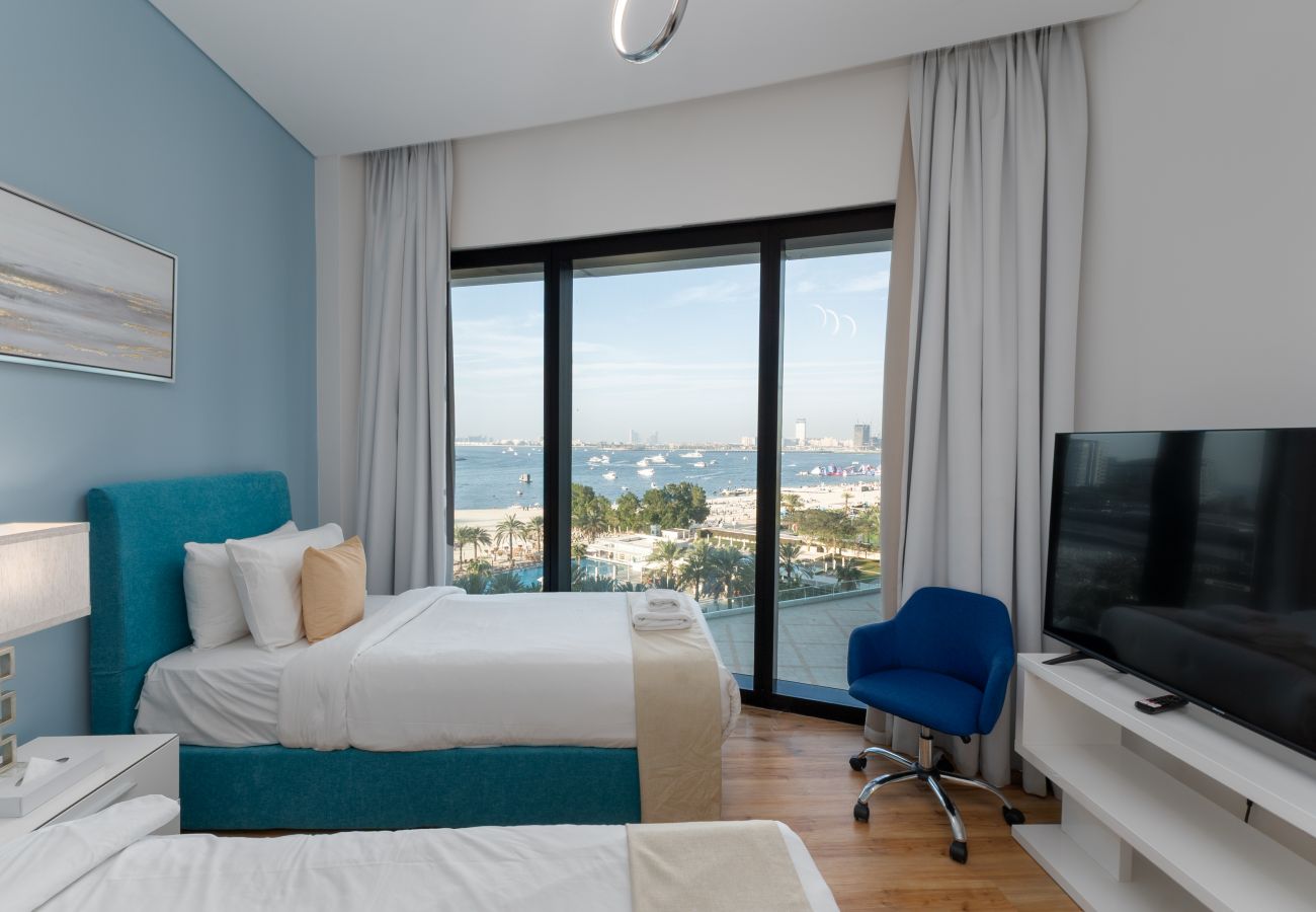 Apartment in Dubai - Modern 3BR + Maid's | Iconic Ain Dubai Views