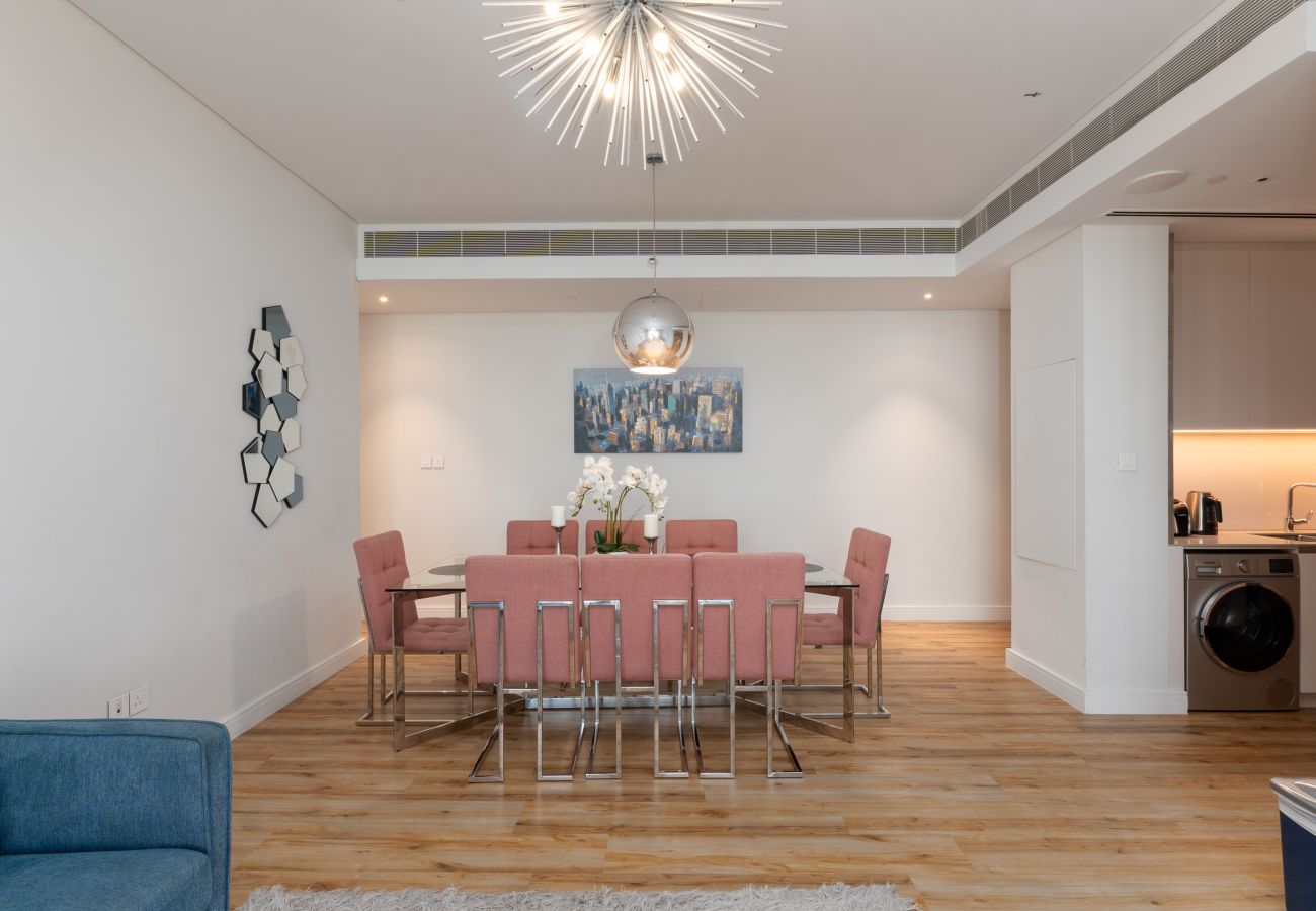 Apartment in Dubai - Modern 3BR + Maid's | Iconic Ain Dubai Views