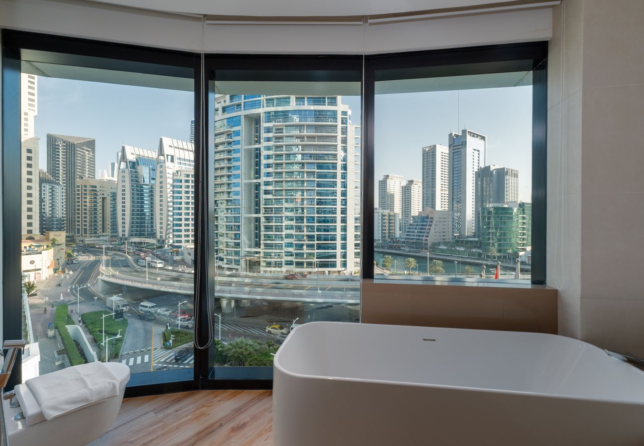 Apartment in Dubai - Modern 3BR + Maid's | Iconic Ain Dubai Views