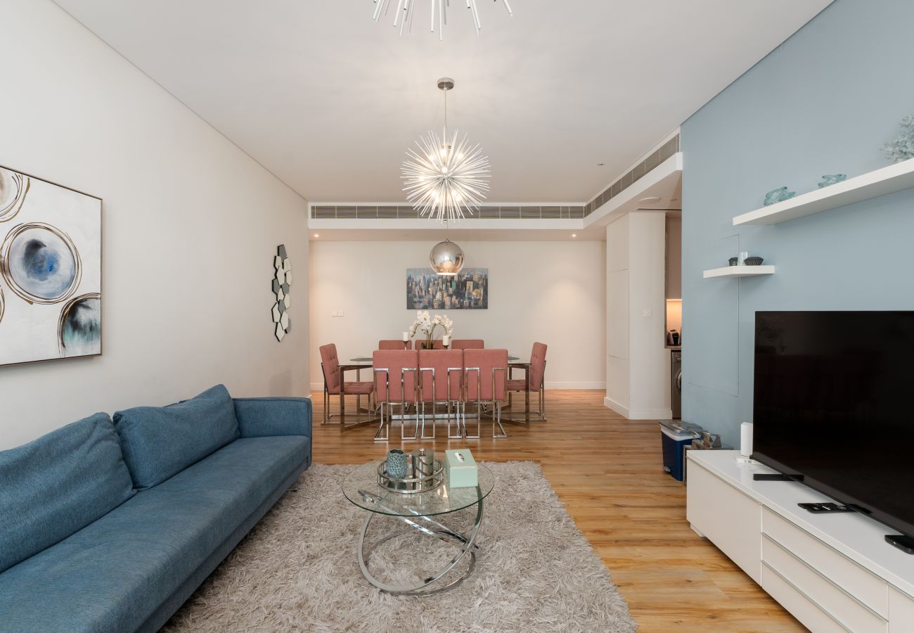 Apartment in Dubai - Modern 3BR + Maid's | Iconic Ain Dubai Views