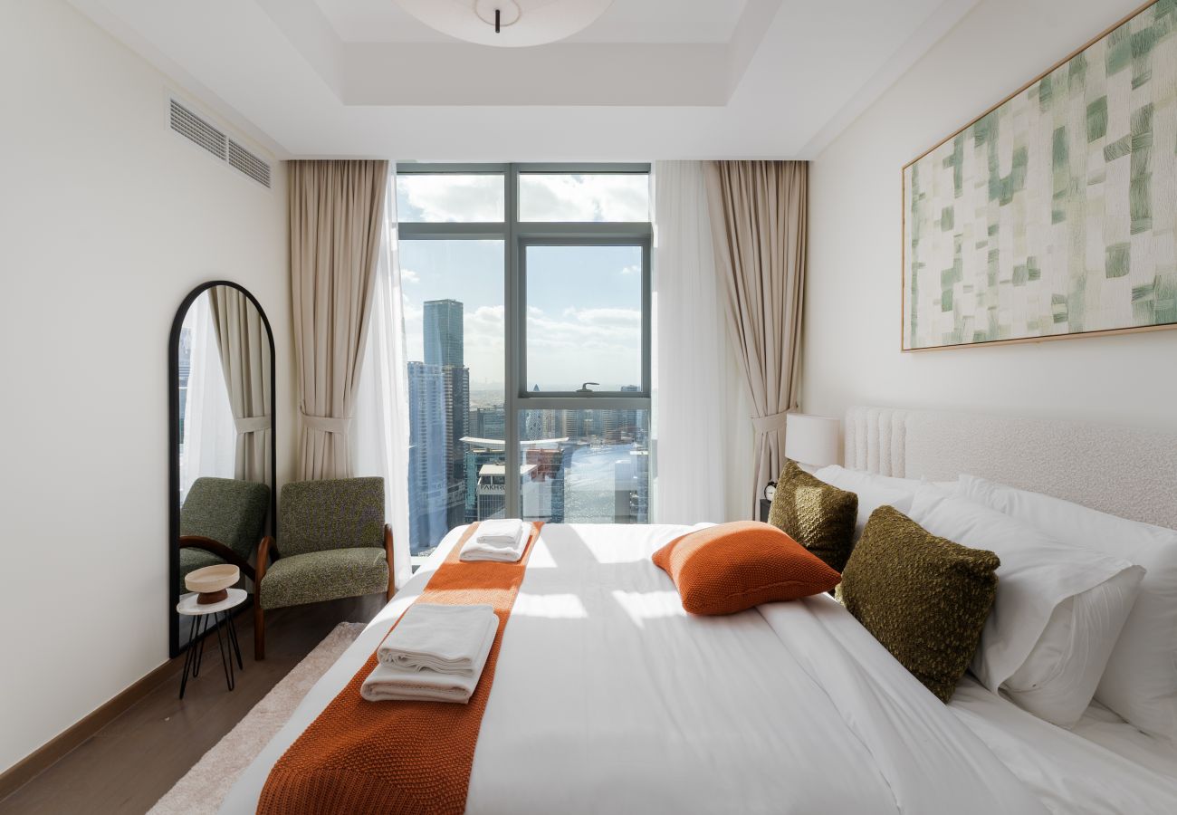 Apartment in Dubai - Urban 3BR Apt | Walk to Dubai Mall & Opera