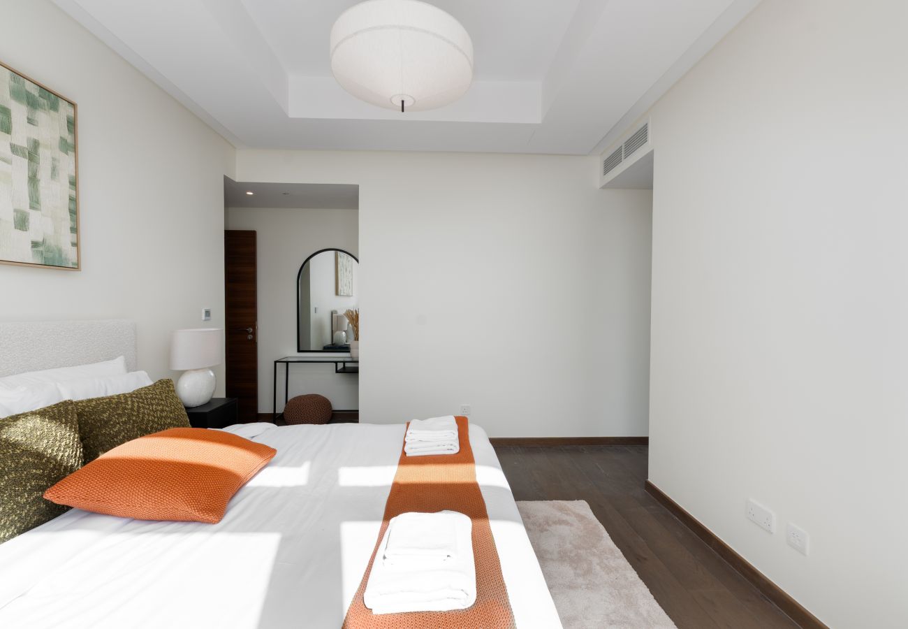 Apartment in Dubai - Urban 3BR Apt | Walk to Dubai Mall & Opera