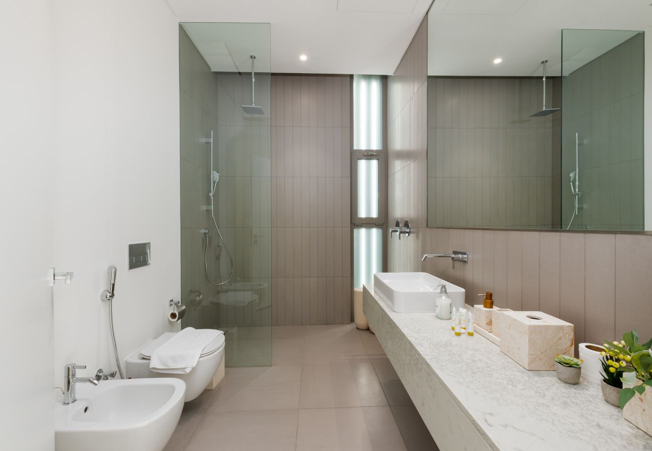 Villa in Ajman - 4BR Coastal Haven w/  Private Pool | Al Zorah