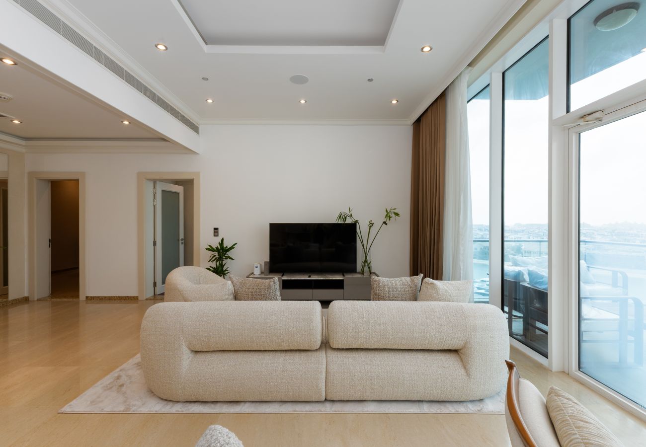 Apartment in Dubai - Prime 3BR w/ Beach Access at the Palm