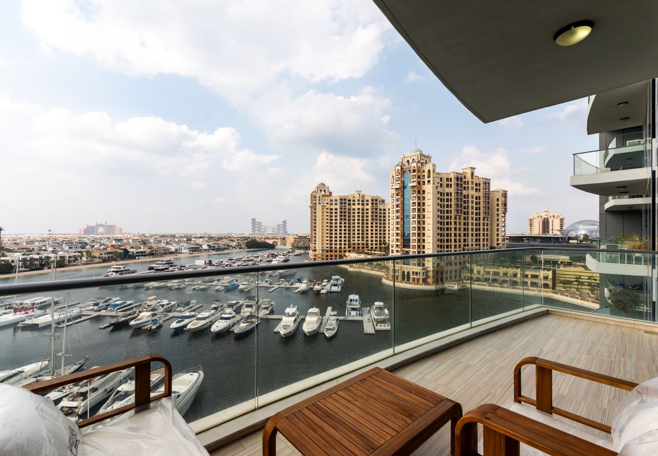 Apartment in Dubai - Prime 3BR w/ Beach Access at the Palm