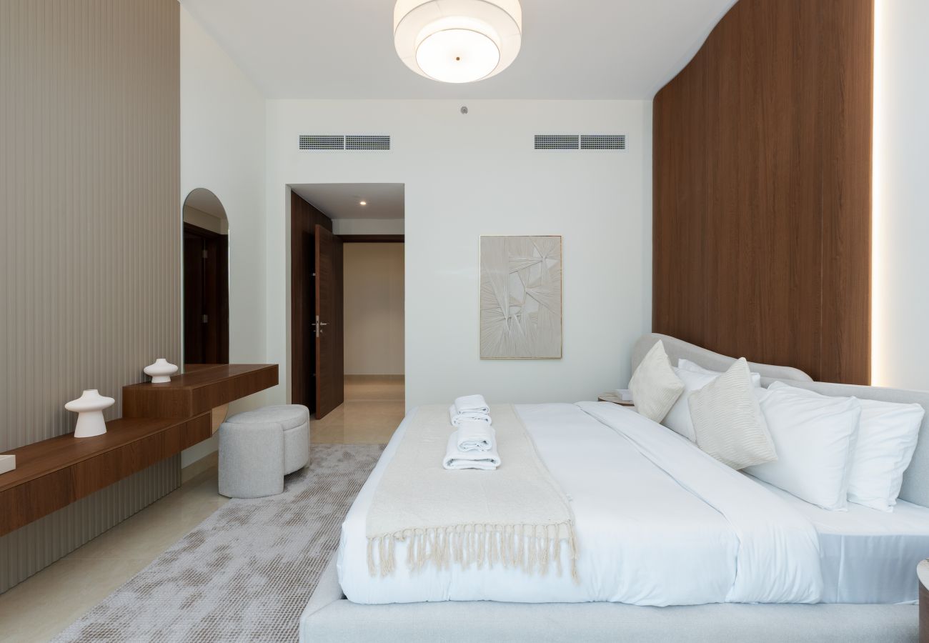 Apartment in Dubai - 4BR Downtown Dream w/ Iconic Burj View