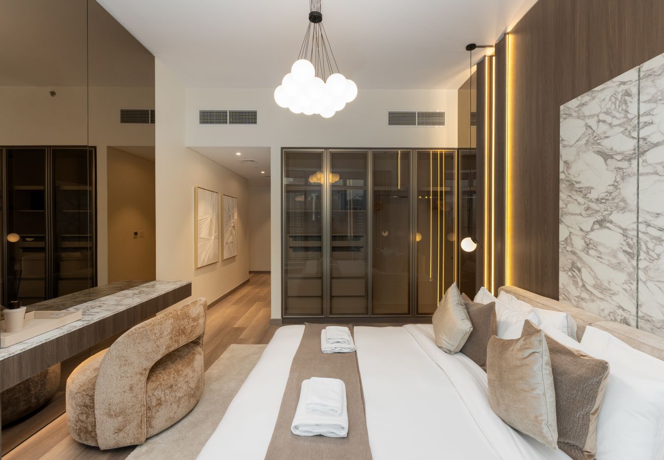 Apartment in Dubai - 4BR Downtown Dream w/ Iconic Burj View