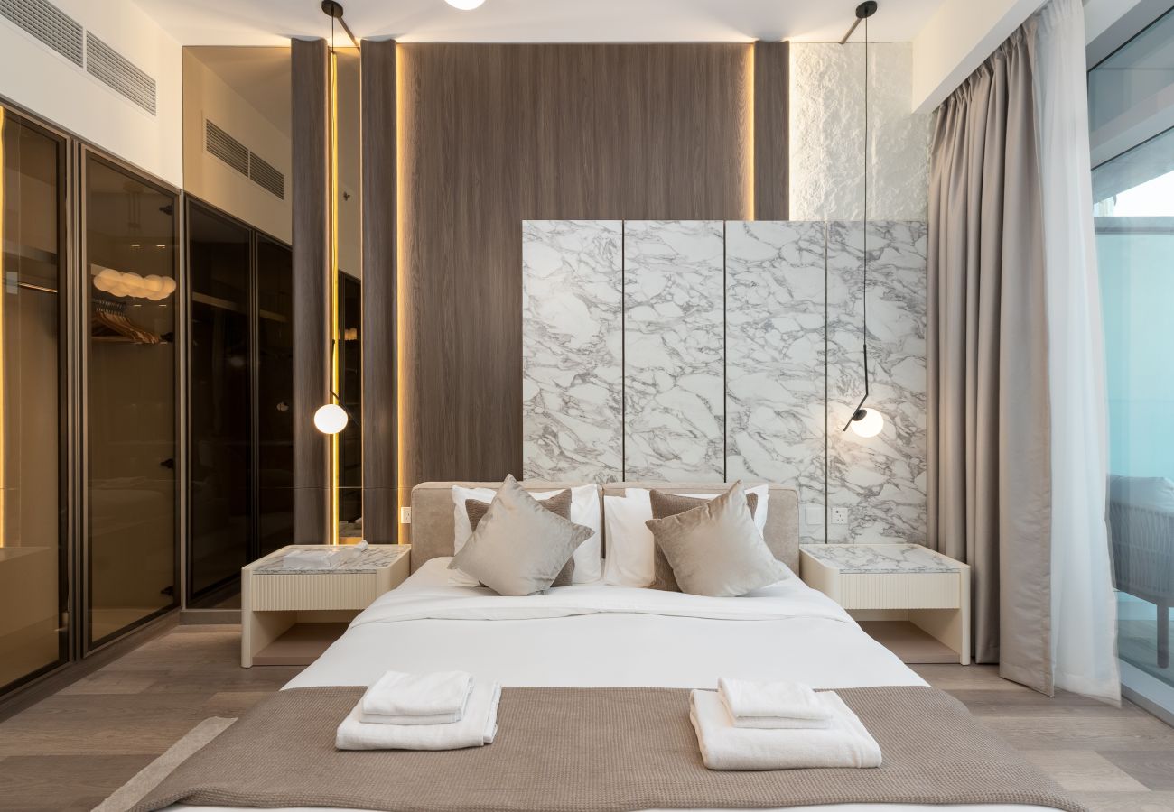 Apartment in Dubai - 4BR Downtown Dream w/ Iconic Burj View