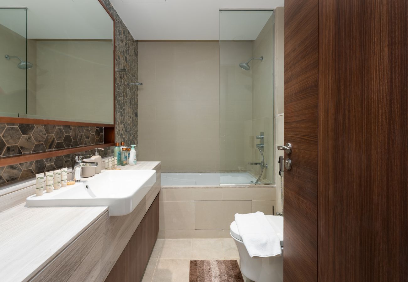 Apartment in Dubai - 4BR Downtown Dream w/ Iconic Burj View