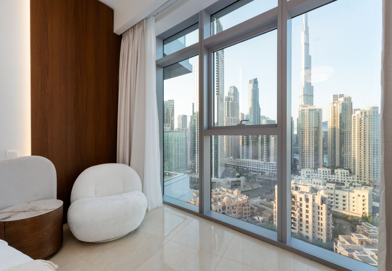 Apartment in Dubai - 4BR Downtown Dream w/ Iconic Burj View