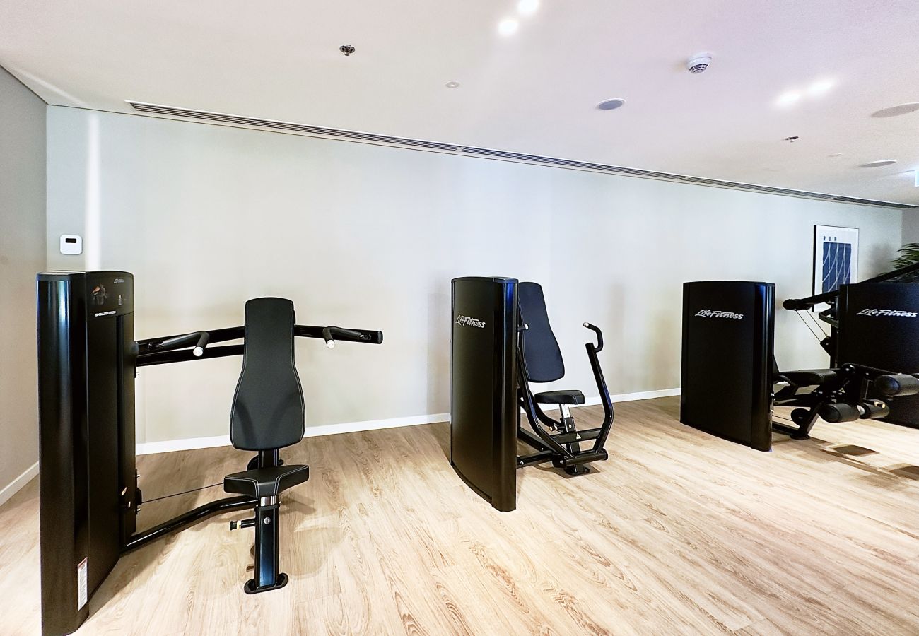 Apartment in Dubai - Elite 1BR Emaar Beachfront | Near Marina & JBR