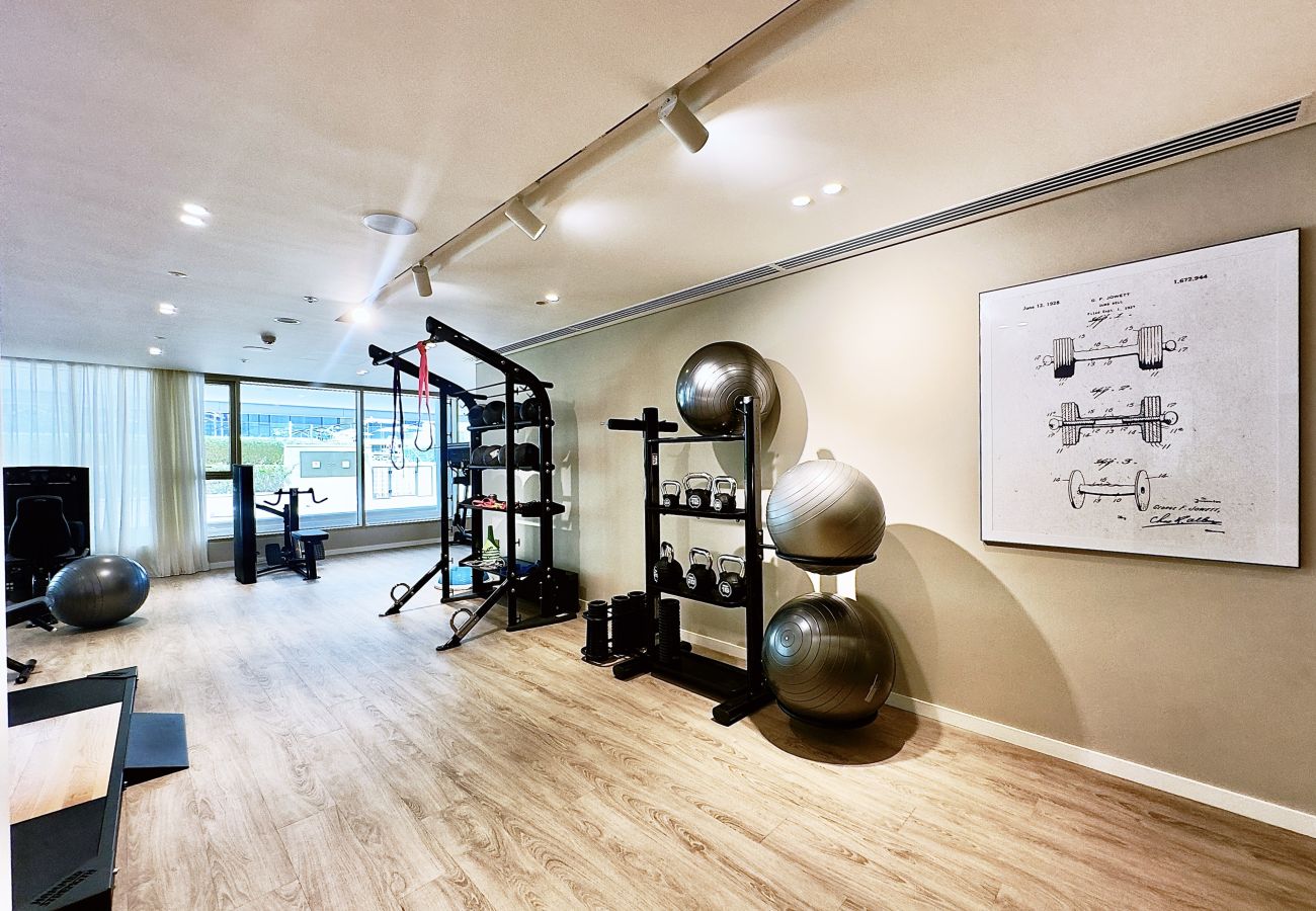 Apartment in Dubai - Elite 1BR Emaar Beachfront | Near Marina & JBR