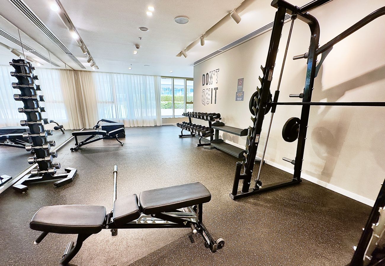 Apartment in Dubai - Elite 1BR Emaar Beachfront | Near Marina & JBR