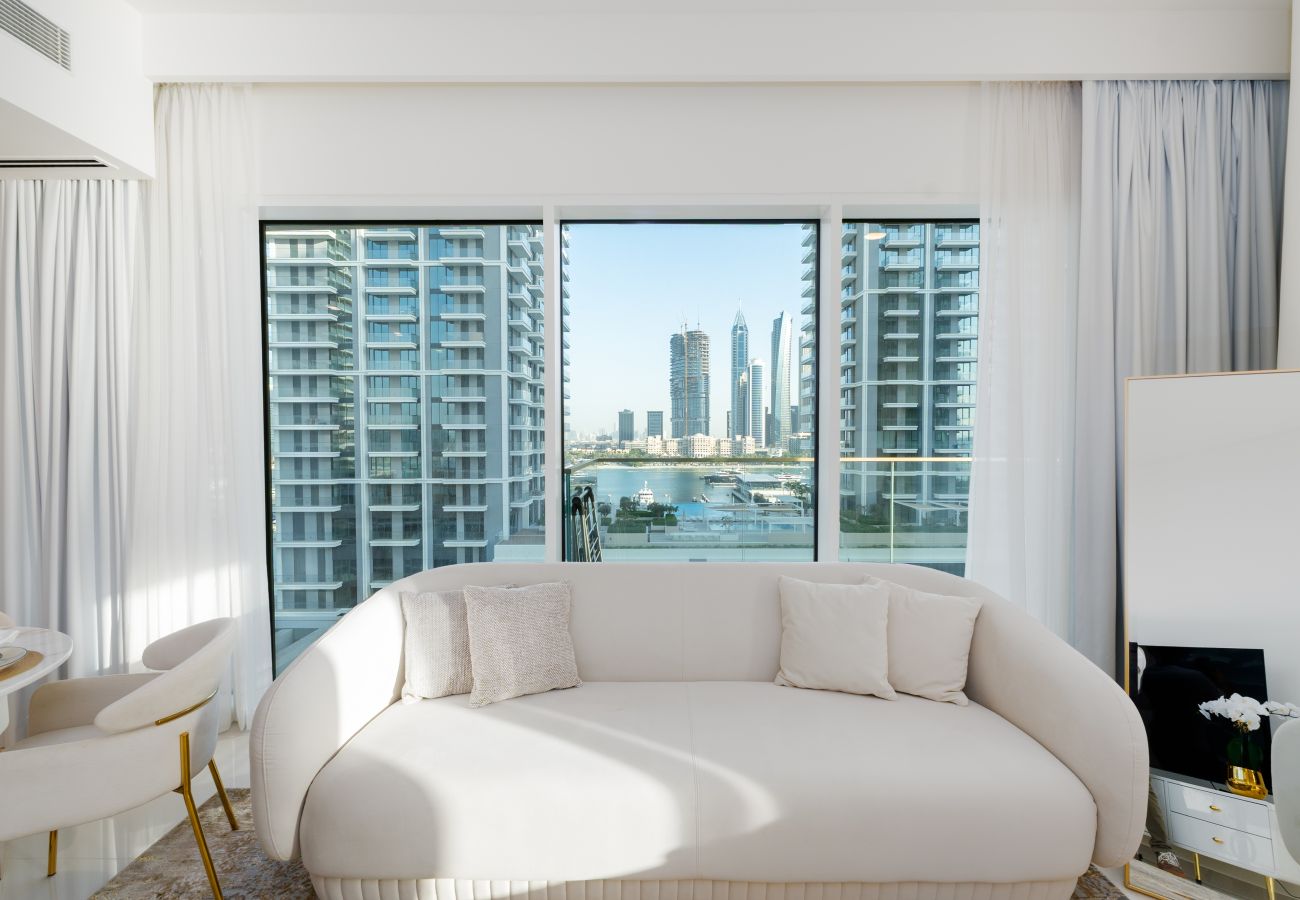 Apartment in Dubai - Elite 1BR Emaar Beachfront | Near Marina & JBR