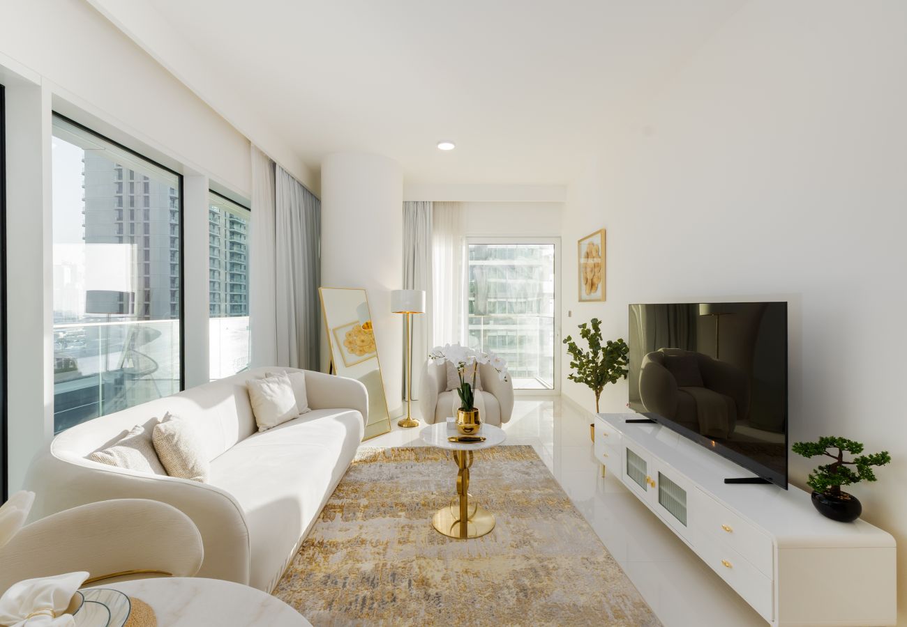 Apartment in Dubai - Elite 1BR Emaar Beachfront | Near Marina & JBR