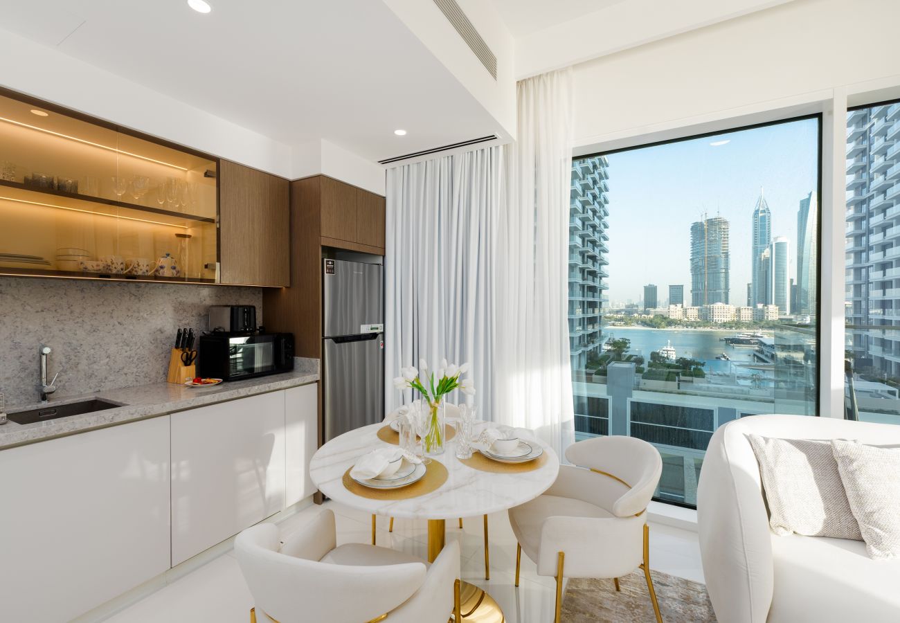 Apartment in Dubai - Elite 1BR Emaar Beachfront | Near Marina & JBR