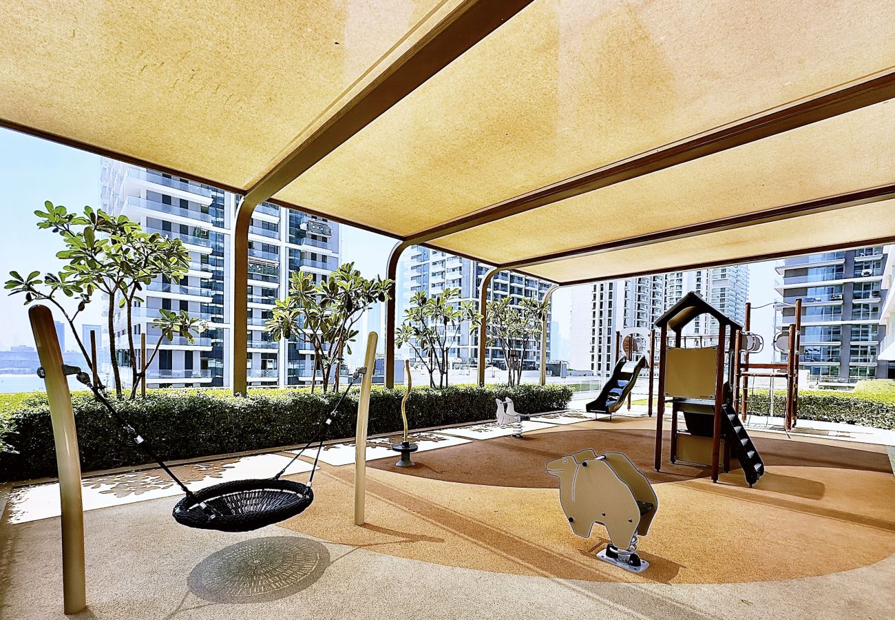 Apartment in Dubai - Elite 1BR Emaar Beachfront | Near Marina & JBR